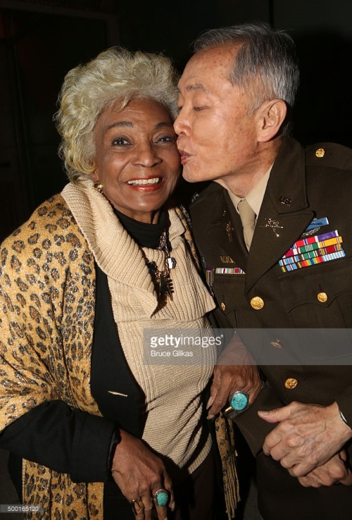 fabulouslymemzb:nikpetersthefirst:queenn-i-c:guljerry:Nichelle Nichols and George Takei are friendsh