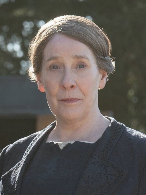 chelsie-carson: Let’s celebrate Elsie Hughes and PHYLLIS LOGAN on Phyllis Friday (and Downton Abbey 