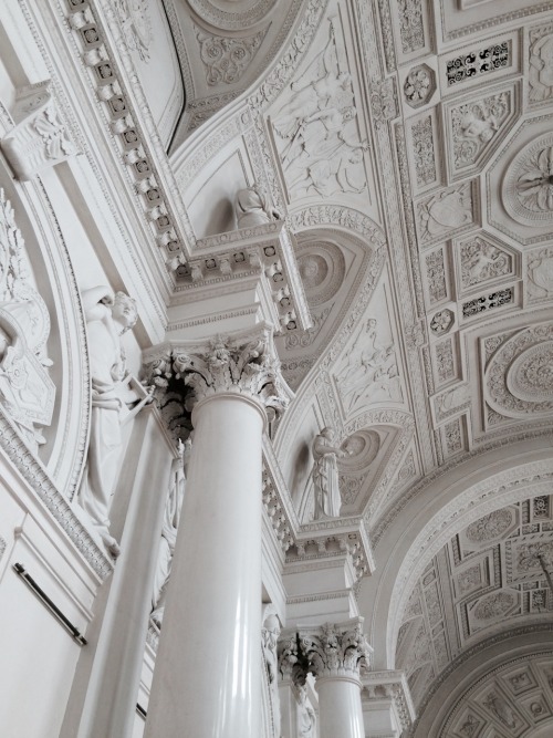 urbanhowell:  Aesthetics in The Winter Palace, St. Petersburg  1/?