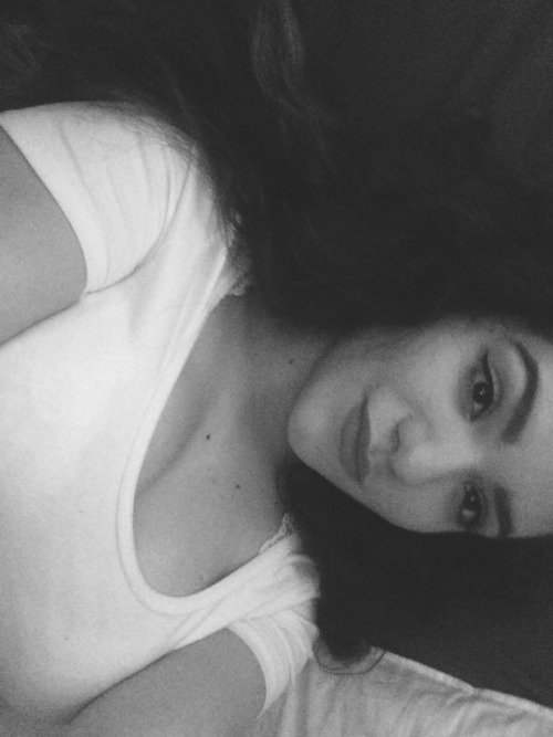 crystaaltez:  chillin