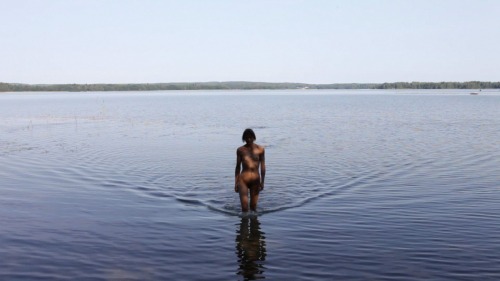 nevver:  No looking back, Elina Brotherus