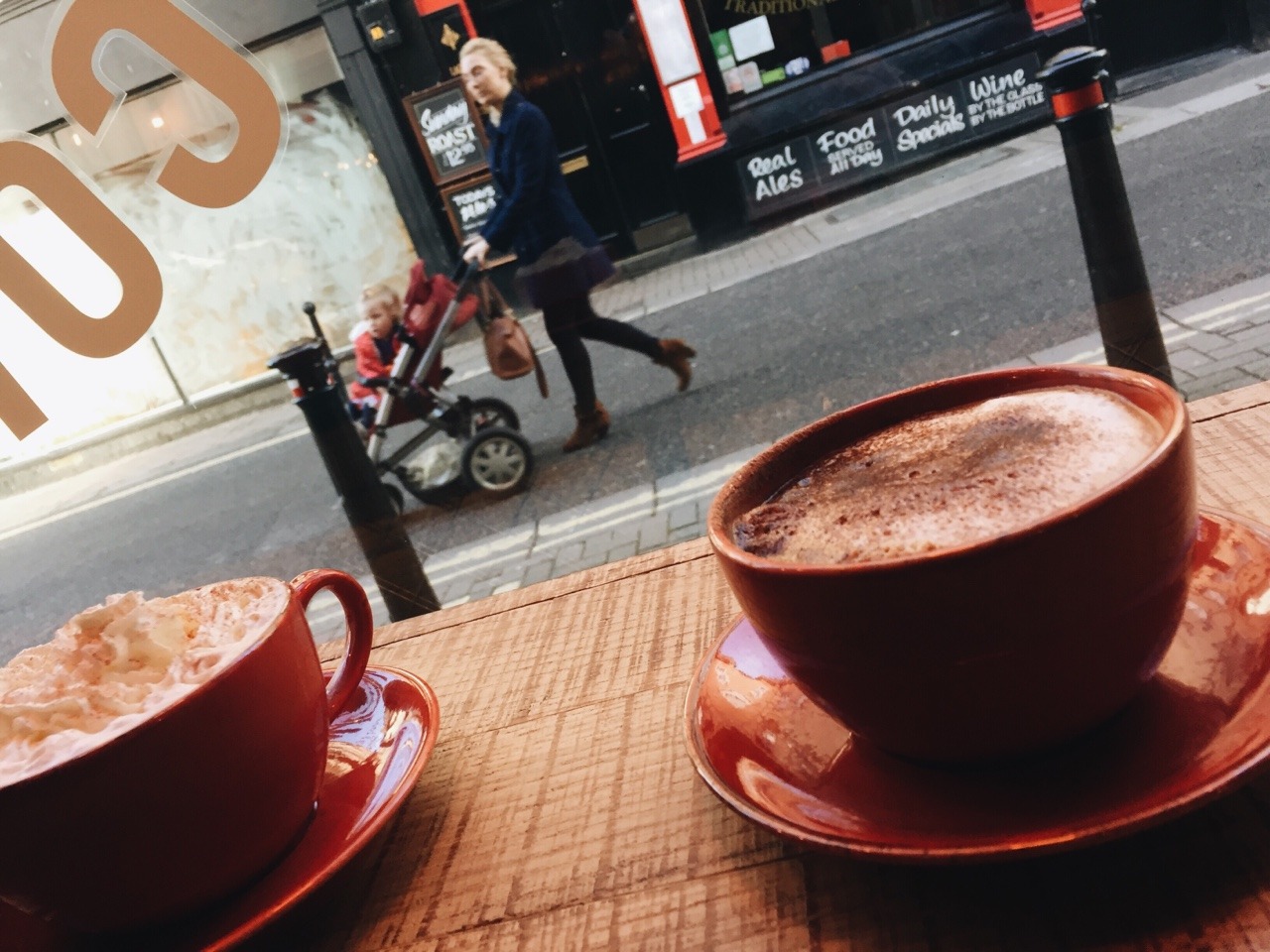 georgies-studies:Coffee, rain and annotations. ✨☕️