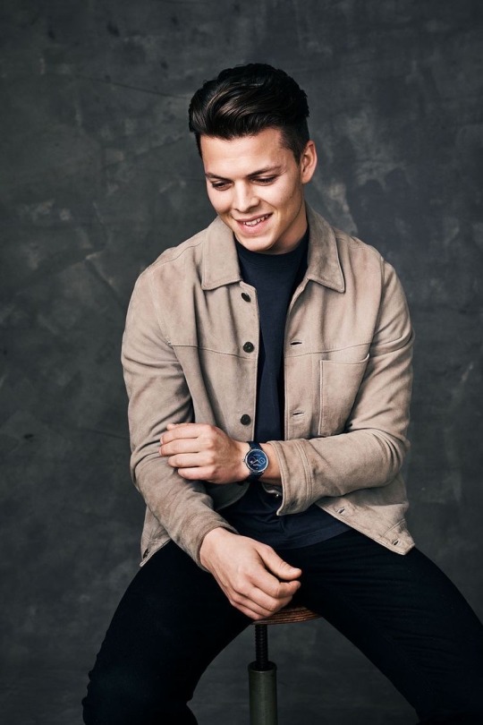 Danish Photographer and Actor Alex Høgh Andersen : r/LadyBoners