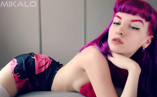 missmikalo:    Candy bear, sweetie pie, wanna be adored~I’m the girl you’d die for.