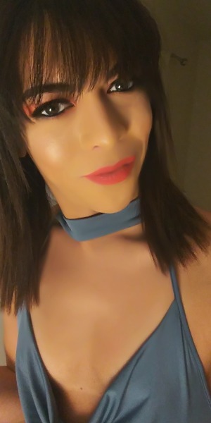kendrasinclaire:Figuring out bangs. Hope you like this hairstyle! 😀