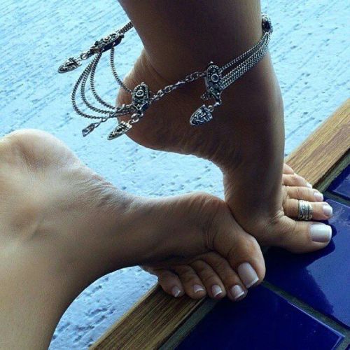 crazysexytoes: the-pedi-connoisseur: Thats nice! Gorgeous French toes