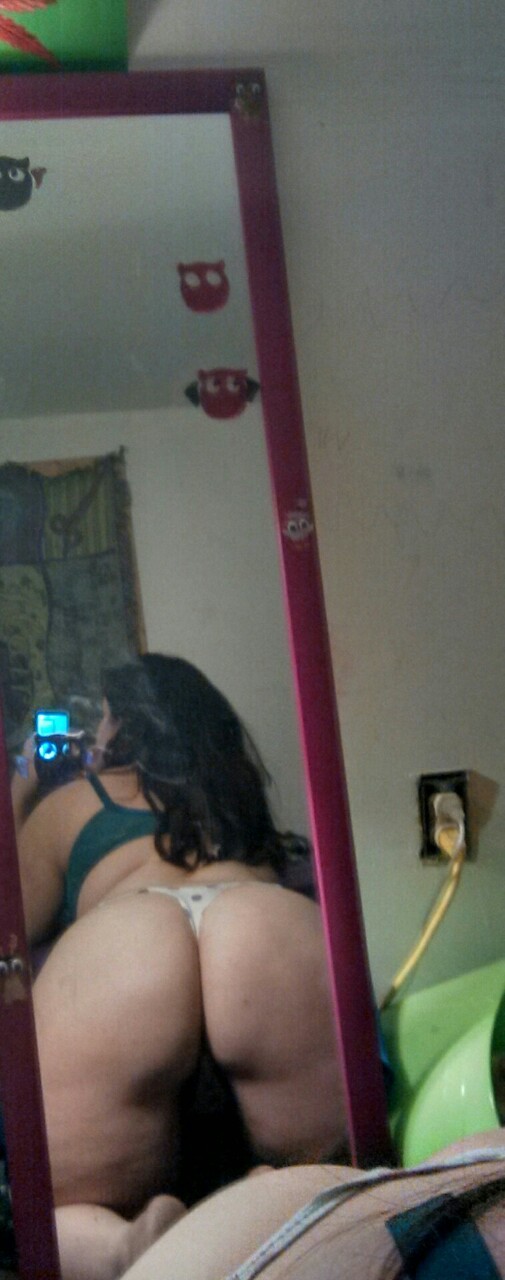 liz2193:  #me   love that butt