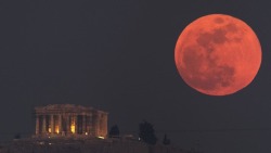 neckkiss:Eclipse in Athens 