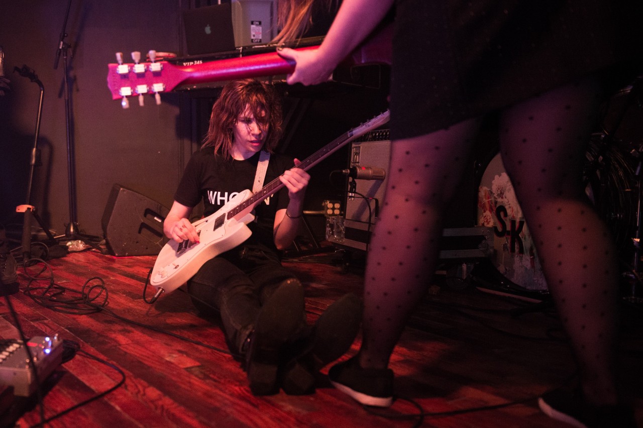 twistieslesbian:  carrie brownstein w/ sleater-kinney @ the market hotel 16/12/15photos