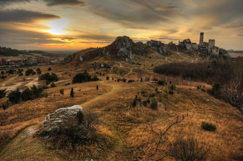 lamus-dworski: The magical region of Polish Jura (Kraków-Częstochowa Upland).The area co