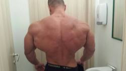 arpeejay:  Awesome back!