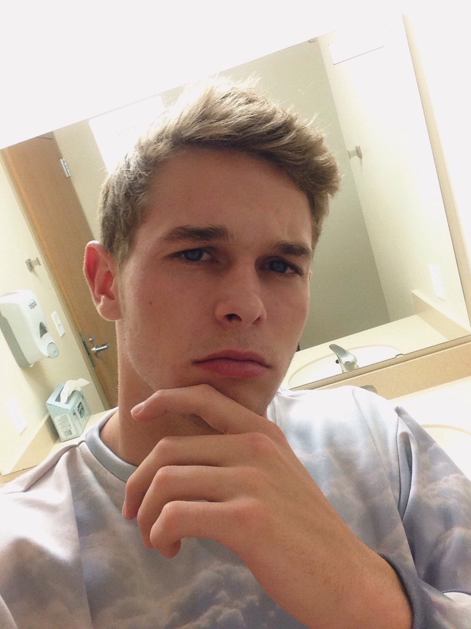 those-cute-boys:  More cute boys here: http://www.thosecuteboys.com
