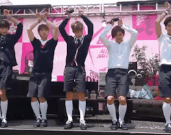 soooobeast:  B1A4 sprout dance at KCON2014 ;A; cr: pengelon