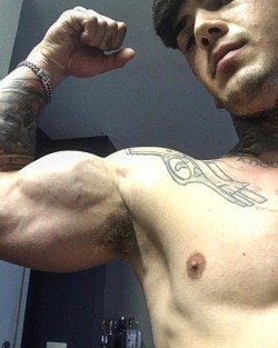 Bigkimsprettyboyblog:  Demetri Dye Http://Instagram.com/Demetri.dye And His Beautiful