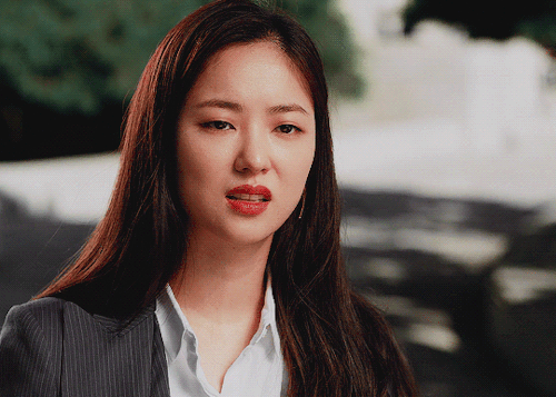 mufalo:Jeon Yeo Bin as lawyer Hong Cha YoungVincenzo (2021)Why don’t you quit being a lawyer and sta