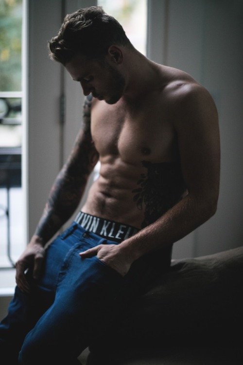 allmalecelebs:  Gus Kenworthy