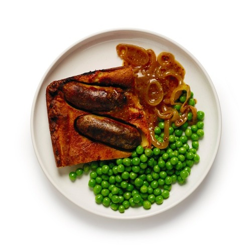 Felicity Cloake’s recipe for toad in the holeSausages in batter with onion gravy: the definiti