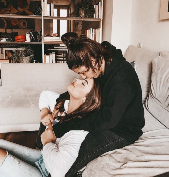 confused-bisexual-child: