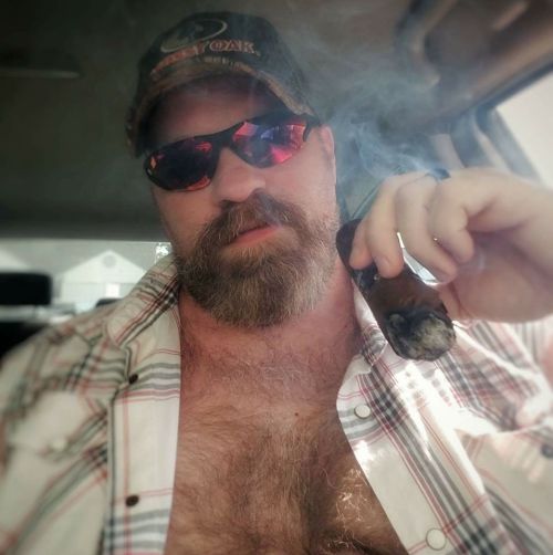 theoriginalsmokepunk: Gettin’ hotboxed by a SMOKEPUNK bear.