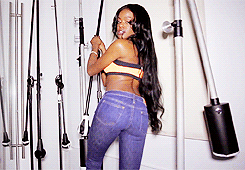 niggaimdeadass:  my weave long and my pussy good!!! 