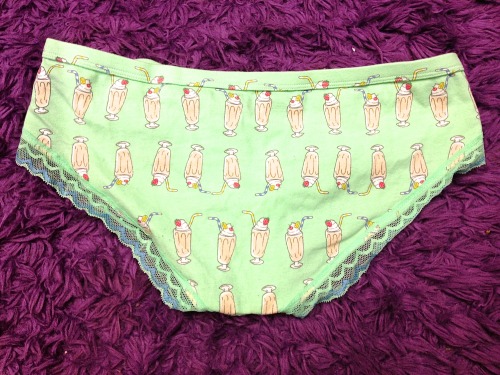 lladylucid:Creamy “My Milkshake Brings all the Boys to the Yard” Worn Panty @ บ starting price!Additional goody options include whip cream (or cream pie) playtime pics! ;)Style: Aerie boy-short, cotton, pastel green background with milkshake print,