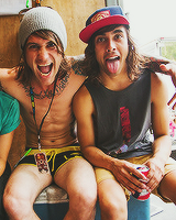 austinzarlile:  Pierce The Veil &amp; blessthefall 