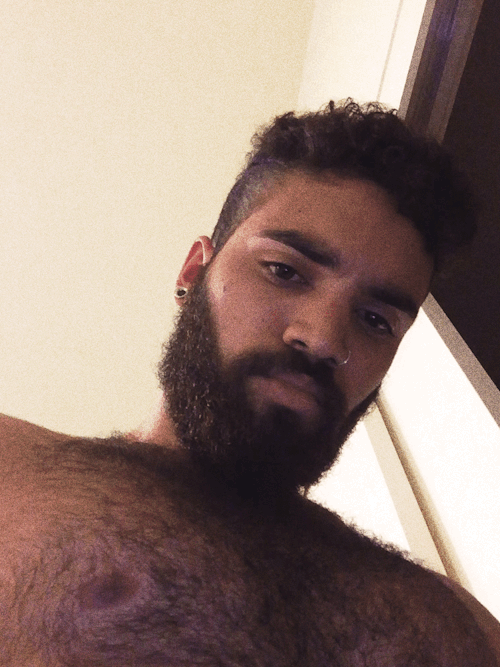 nvclearbomb:  temporada-de-caza:    TEMPORADA-DE-CAZA: Hairy Men-Beard-Tattoo     I don’t have tattoos tho