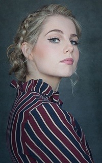 Lucy Boynton - 200x320