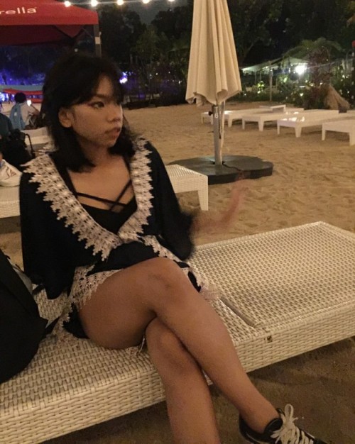 sgchickgirls: Bang her a couple of times. What a squirter.
