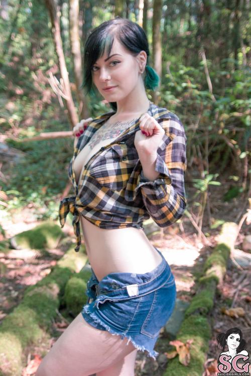 past-her-eyes:  Ceres Suicideceres.suicidegirls.com@ceresleigh @ceresleighmodel @suicidegirlsLink to South African SuicideGirls