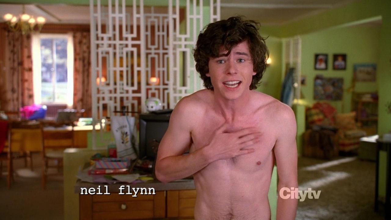 dr-manly-man:  Charlie McDermott in “The Middle”