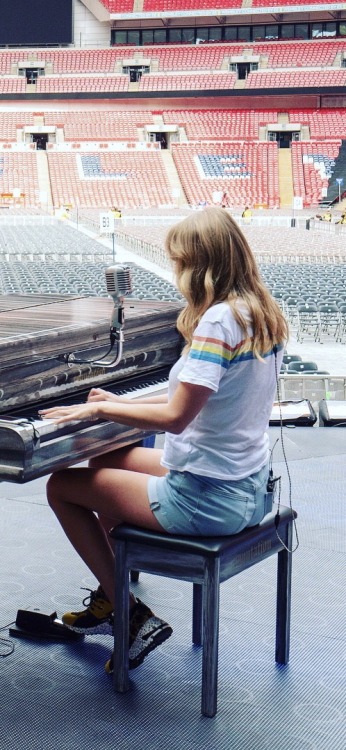 holdsontoyous: She is literally the cutest thing ever??❤️