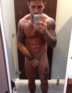 xlbig:  big cock selfie                                          http://xlbigdick.com @xLBigx   .Bulge    