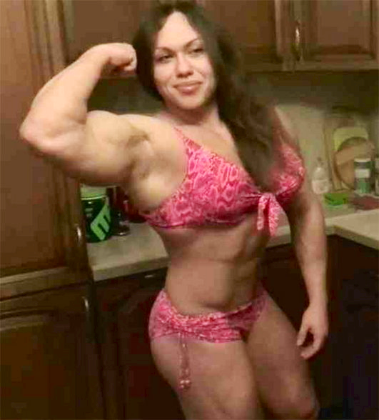 zimbo4444:  ..Natalia Trukhina..sexy kitchen muscle..   💪👩👍  She is so sexy!!!!!!