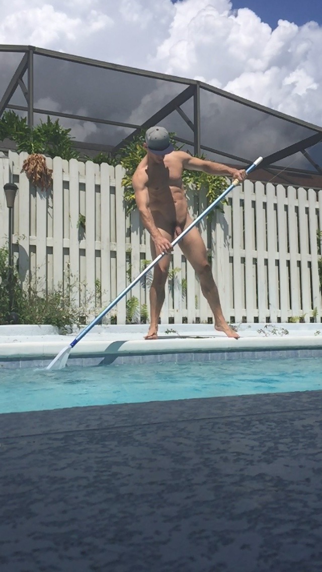 exposedhotguys:  I’m getting the pool ready for summer! Anyone need a pool boy?To