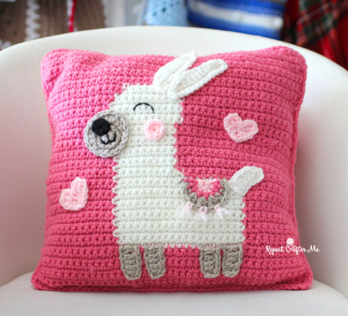 DIY Crochet Llama Pillow Free PatternRepeat Crafter Me just posted this Crochet Llama Pillow, so all