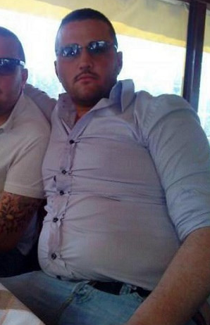 bellies-and-ass: fatguyworld: Five more burgers and a button pops He is gorgeous