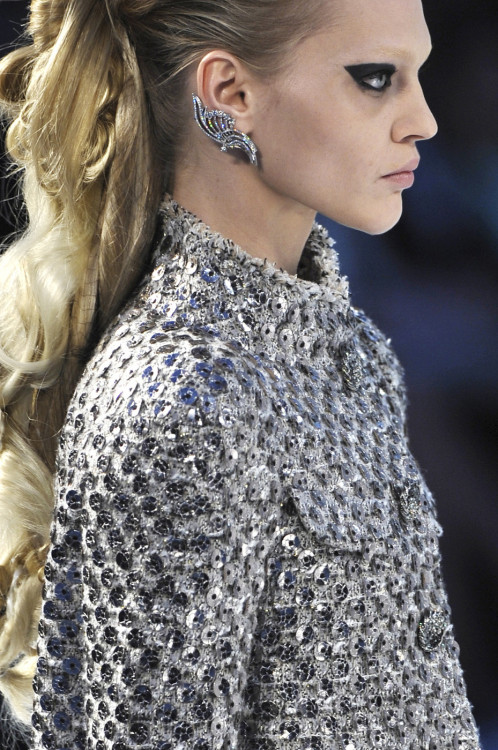 chanelresort:Sasha Pivovarova at Chanel HC F/W 2009