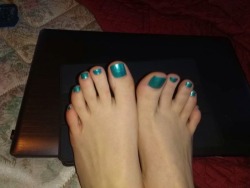 wvfootfetish:  si4feet:  Kara - turquoise