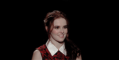 ozeraways:get to know me meme:(6/10) current celebrity crushes » Zoey Deutch“Well, I’m active, mobil