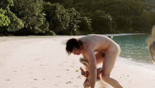 Joe Flanigan Flashing Hus Great Cock in Movie Source: gay-male-celebs.com