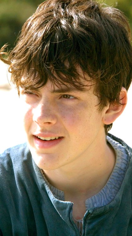 digorykirke:edmund pevensie in prince caspian iphone backgrounds | requested by anonymous- like or r