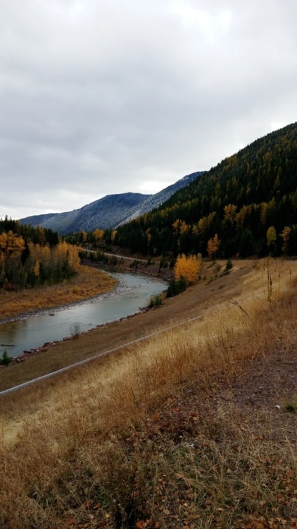 hufflepuffrave:we went up to glacier this weekend and it was cold and cloudy and beautiful