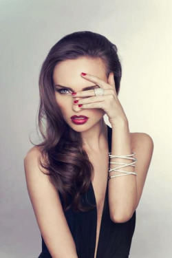 http://www.tumblr.com/blog/daily-babes