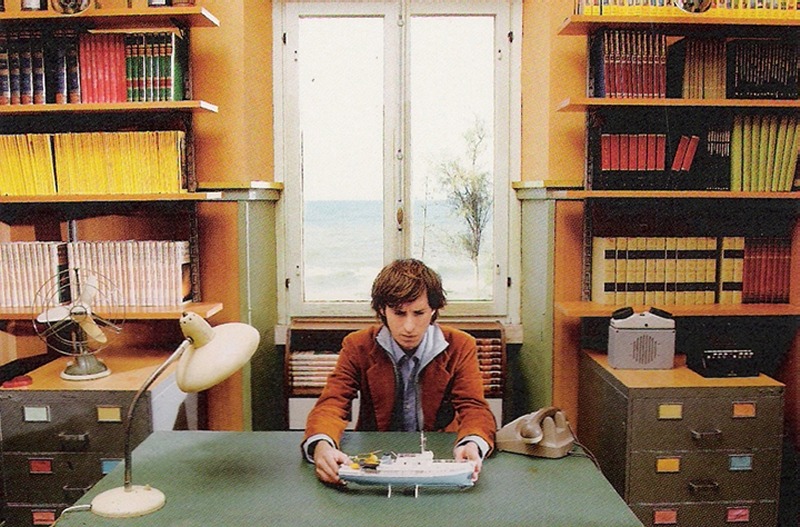 cussyeah-wesanderson:  Wes Anderson behind the scenes of The Life Aquatic with Steve