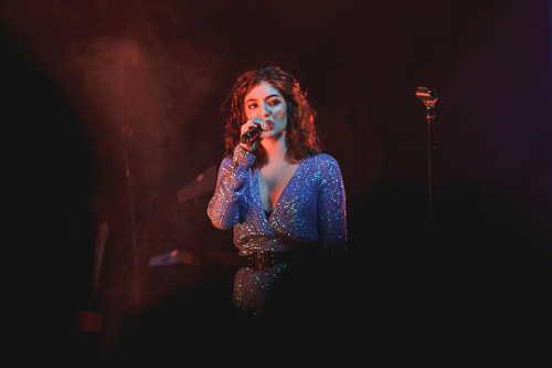 lorde-daily: Lorde performing live at Nova’s Red Room in Australia, July 6th