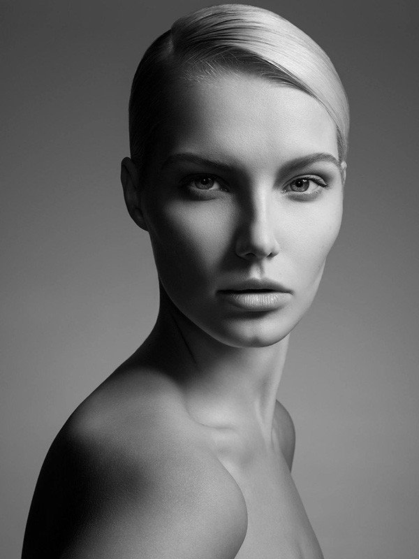 black-white-madness:  Madness;  “The Face” HIGHLIGHTS Magazine  Photography: