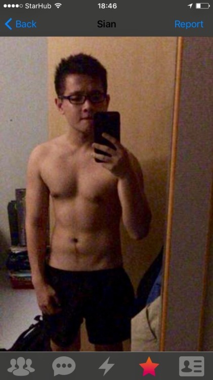 luvgaysects:Ivan Khoo Kok Wei. Cute but arrogant 24 year-old bottom. Now studying in SIT. Has quite 