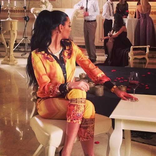 dopegyaaal:  chanel-and-louboutins:  ✝  http://dopegyaaal.tumblr.com