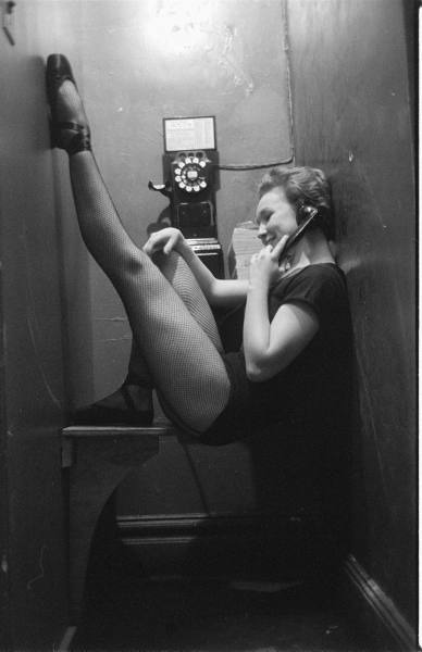 fffab:  theballetblog:  Dancer in a PhoneboothMary porn pictures